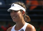 Garbiñe Muguruza y Carla Suárez tumban a dos top-10