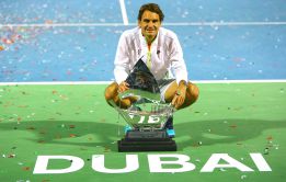 Federer rebasa los 9.000 aces en su carrera y gana a Djokovic
