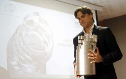 David Ferrer recibe en Valencia el Premio Samaranch