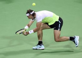 Djokovic desarbola a Nadal y se impone en la final de Doha