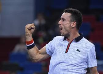 Bautista, ante el ‘ochomil’ de Novak Djokovic en Shanghai