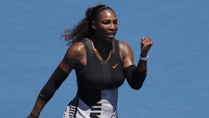 Serena Williams se llevó el partido ante Barbora Strycova.