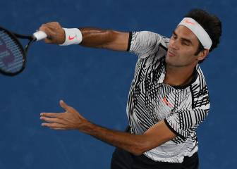 Federer outlasts Wawrinka to reach Australian Open final