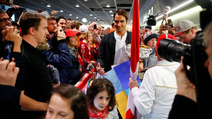 Cientos de fans reciben en Zúrich al campeón Federer
