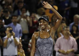 Venus Williams gana a Kerber y le espera a Konta en semifinales
