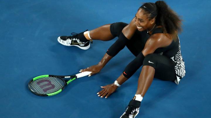 Serena Williams celebra su victoria ante Venus Williams en la final del Open de Australia.