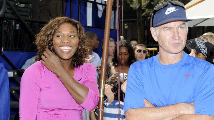 Serena Williams posa junto a John McEnroe en una imagen del US Open de 2009.