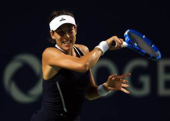 Muguruza evita otra remontada de Barty y se mete en cuartos