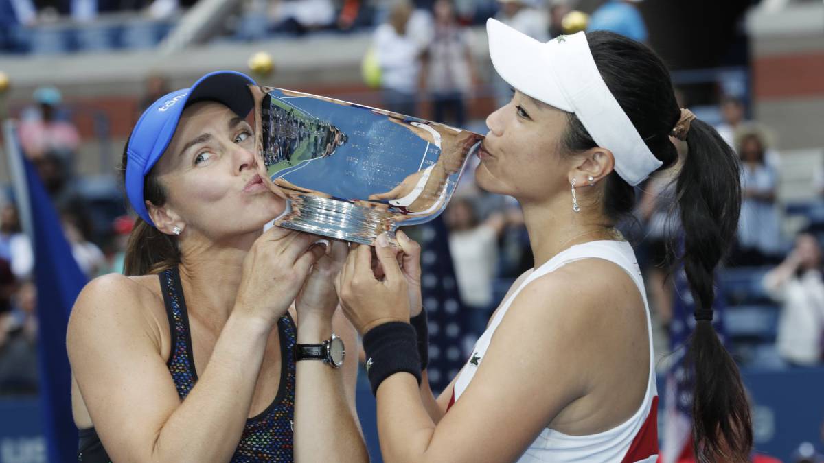 Martina Hingis y Yung-Jan Chan.