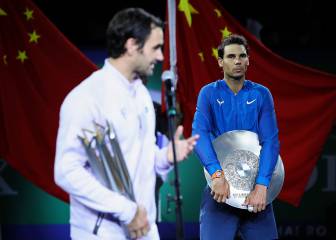 Federer closes on Nadal after Shanghai victory