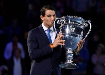 Nadal recibe el trofeo de número 1: 