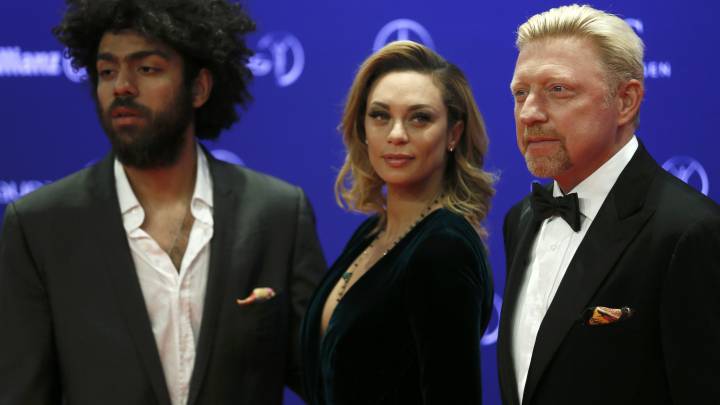 Boris Becker posa junto a su esposa Lily y su hijo Noah en la alfombra roja de los Laureus World Sports Awards 2016.
