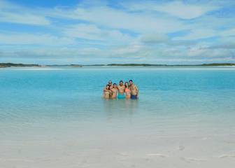 Rafa Nadal kicks back on the beach before new season