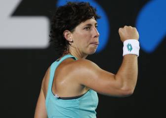 Carla Suárez sigue y Wozniacki logra remontar en el tercer set