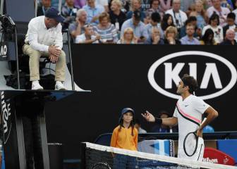 El ojo de halcón irrita a Federer y le empuja a semifinales