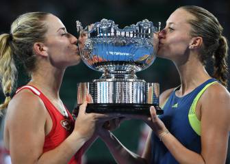 Babos y Mladenovic se llevan el título femenino de dobles