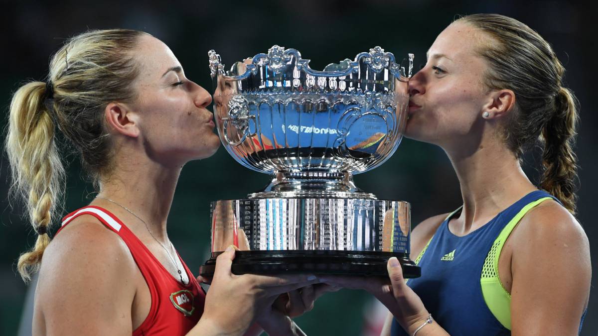 Timea Babos y Kristina Mladenovic-