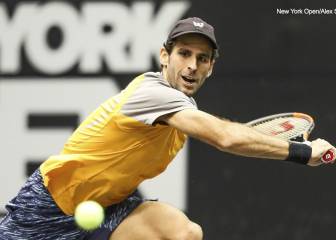 Menéndez salva cinco bolas de partido y vence un partido épico