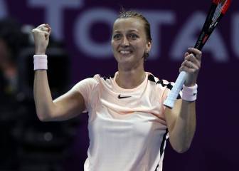 Kvitova remonta a Wozniacki y jugará con Muguruza por el título