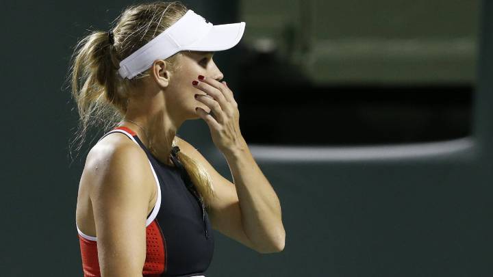 Caroline Wozniacki reacciona durante su partido ante Monica Puig en segunda ronda del Miami Open.