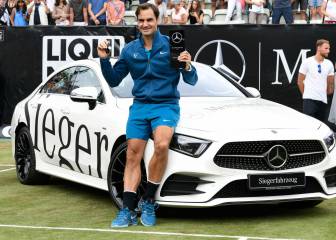 Federer celebra el número uno con el título 98 de su carrera