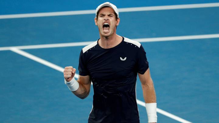 Andy Murray celebra un punto ante Roberto Bautista durante su partido de primera ronda en el Open de Australia.