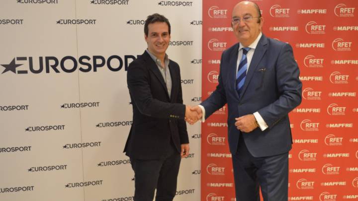 Antonio Ruiz y Miguel Díaz, en la firma del acuerdo entre Eurosport y la Real Federación Española de Tenis.
