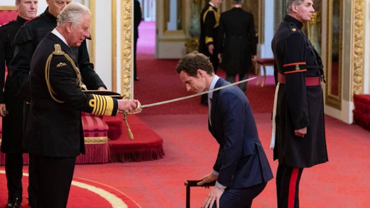 Andy Murray es ordenado 'Sir' por el Príncipe Carlos