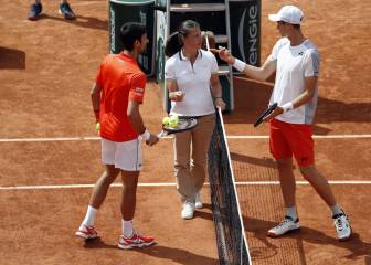 Djokovic ventila a Hurkacz y advierte que llega enchufado