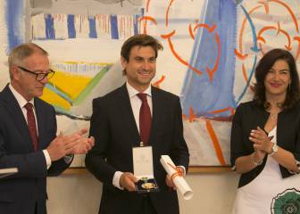 Ferrer recibió de Guirao la Medalla de Oro del deporte