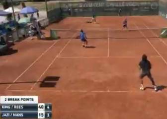 Está la suerte y luego esto: el punto nunca visto que dejó asombrados a los jugadores