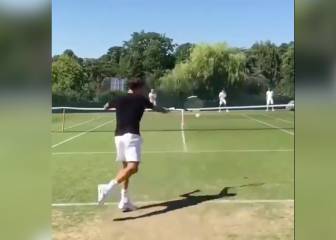 Wimbledon a la vuelta de la esquina y Federer a este nivel: contra dos y sucede esto...