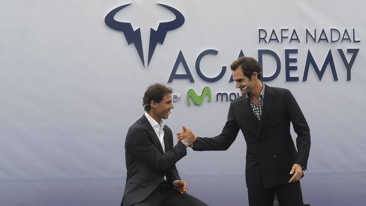 Federer se postula para la Rafa Nadal Academy y le responden: "¿Nos enviaría su currículum?"