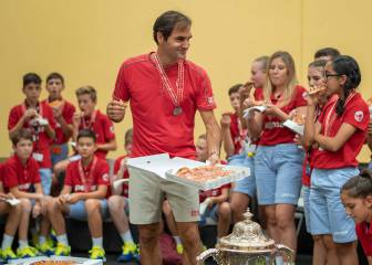 El ganador invita a pizza en Basilea: Federer, en su salsa