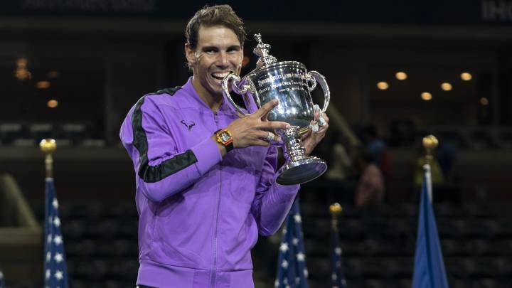 Rafa Nadal muerde el título de campeón de campeón del US Open 2019 tras derrotar en la final al ruso Daniil Medvedev en el  USTA Billie Jean King National Tennis Center de New York City.