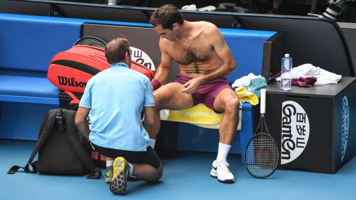 Federer puede llegar tocado a su 50º duelo contra Djokovic