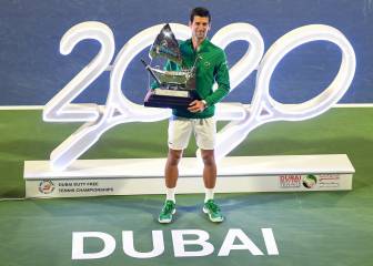 El depredador Djokovic no perdona a Tsitsipas