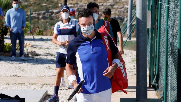 El tenis vuelve en España con termómetro y mascarillas