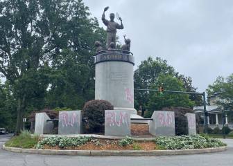 La estatua de Arthur Ashe, vandalizada en Richmond