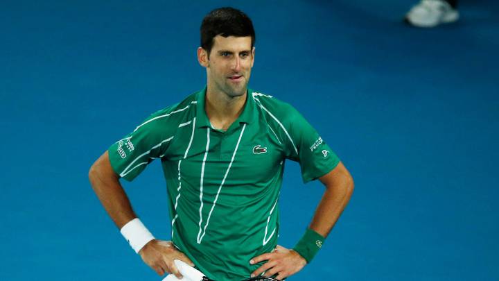 Novak Djokovic reacciona durante la final del Open de Australia 2020 ante Dominic Thiem.