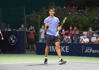 Otro paso de Alcaraz: vence a De Miñaur, 26º del mundo
