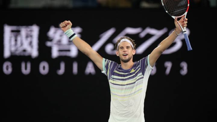 Dominic Thiem celebra su victoria ante Rafa Nadal en los cuartos de final del Open de Australia 2020.