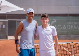 Nadal se prepara para la tierra con los talentos de su Academia