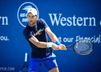 Alarma: Djokovic renuncia al dobles por dolor en el cuello