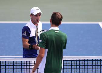 La fe de Bautista tumba a Medvedev y va a por Djokovic