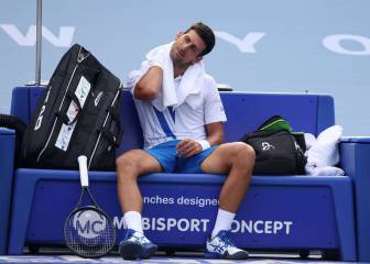Djokovic alaba a Roberto Bautista, su rival en semifinales