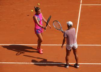 Halep pasa a semifinales tras la lesión de Putintseva