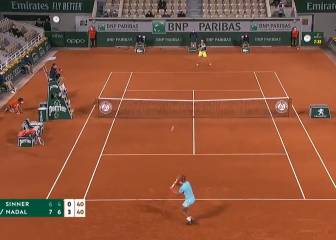 Sinner osó jugar de tú a tú a Nadal en su jardín: Rafa le hizo el mejor punto del torneo como lección