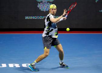 Shapovalov arrasa; Medvedev y Wawrinka avanzan con apuros