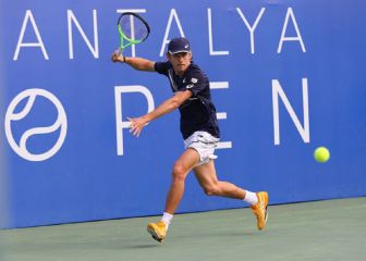 Alex de Miñaur, primer campeón de 2021 tras la retirada de Bublik